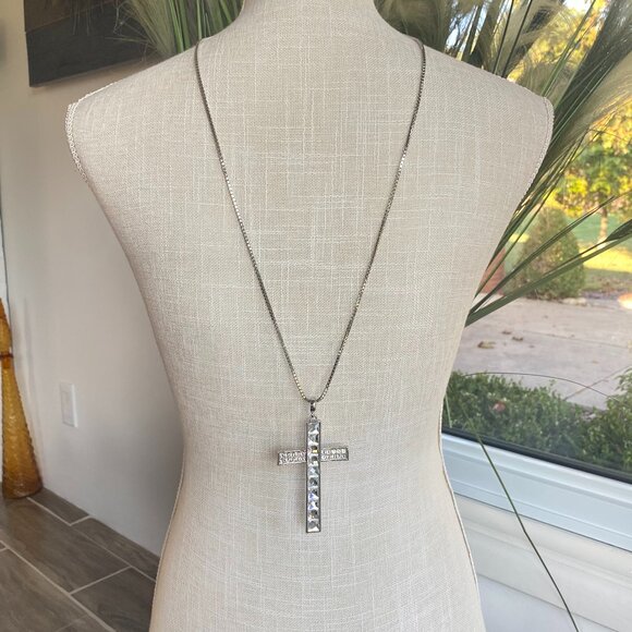 Butler FAC 32" Passion Praise Crystal Silver Necklace - Picture 2 of 11